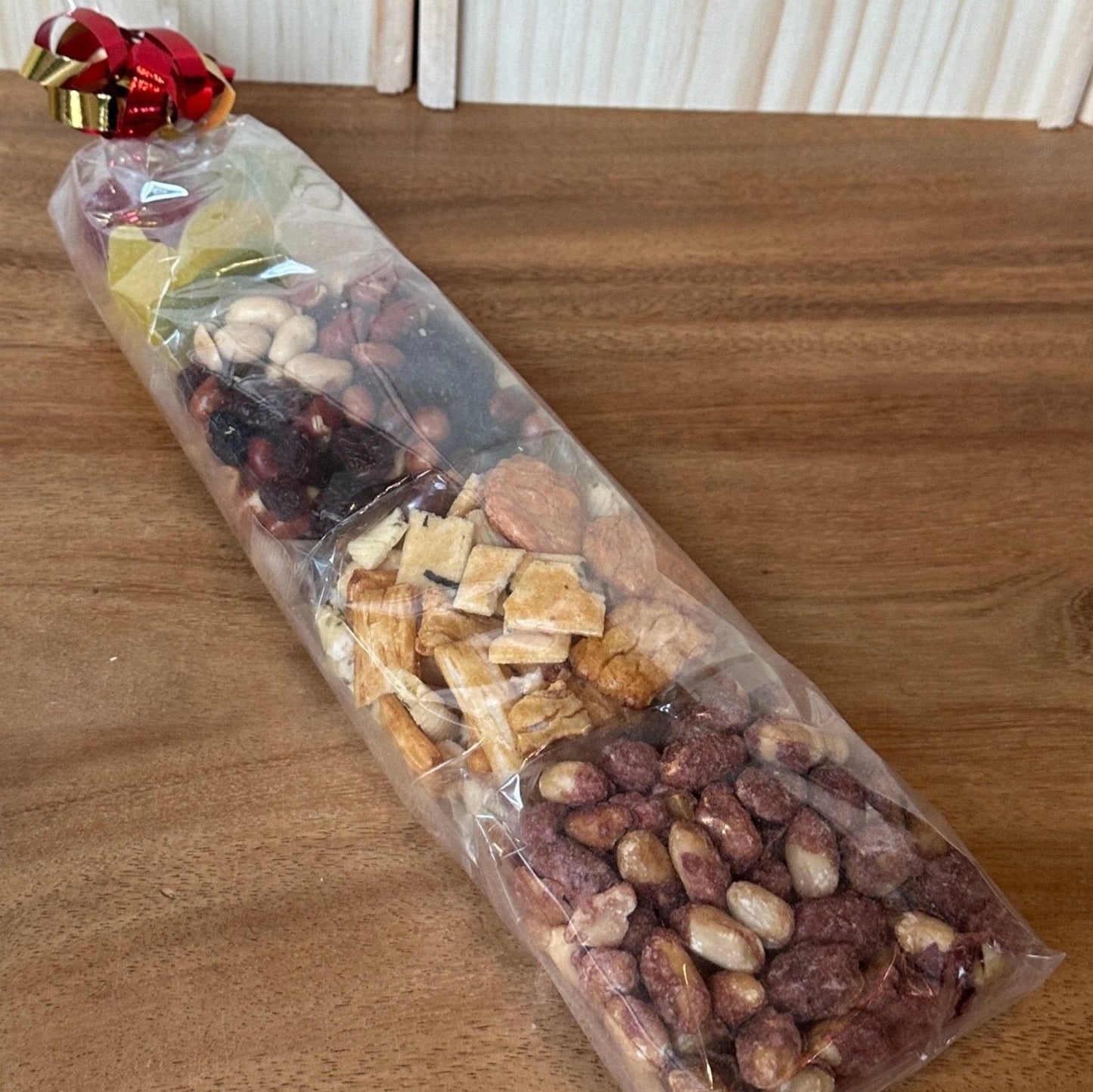 Voordeelzak met vier kleine zakjes nootjes