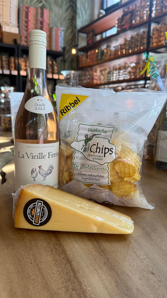 Cadeauverpakking la vieille ferme rose, kaas en chips