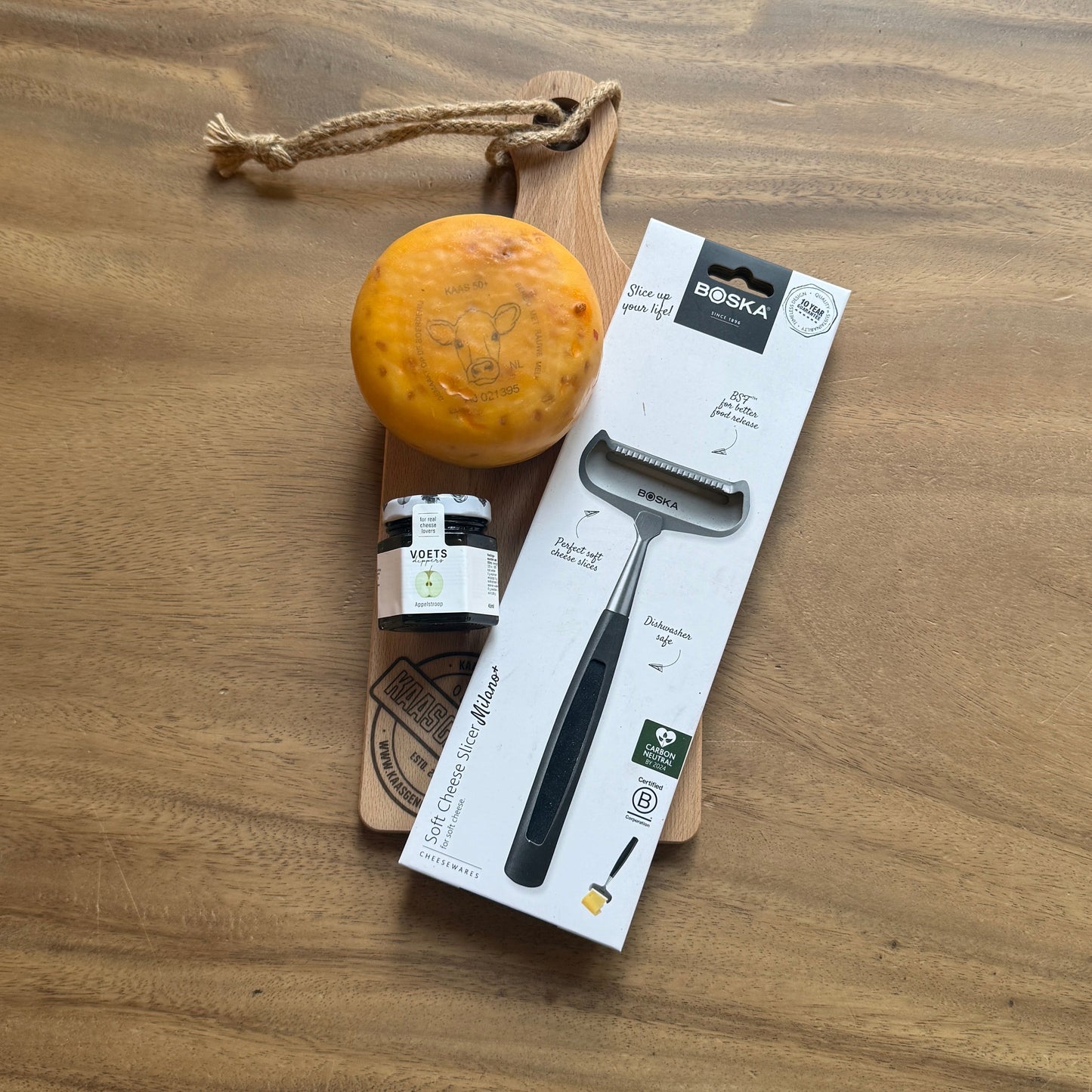 Tapasplank kaas, schaaf en dip