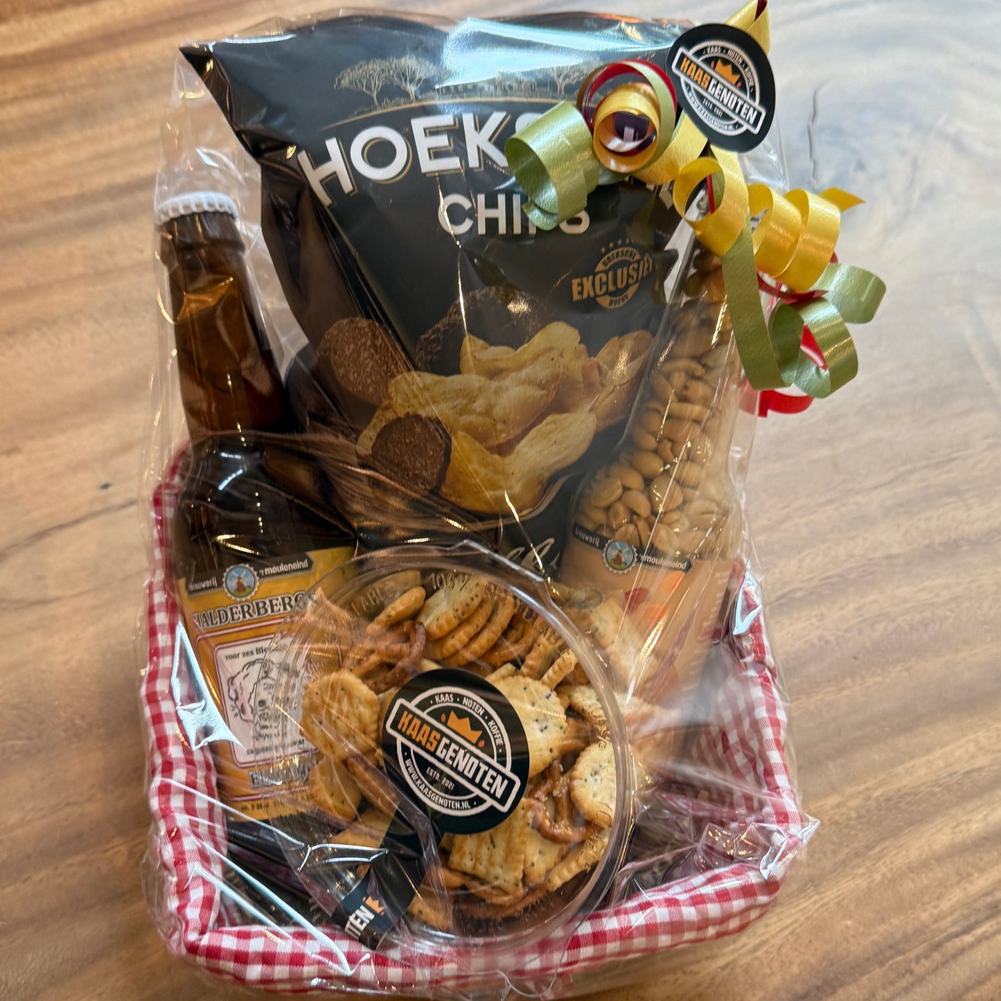 Rieten borrelbox als cadeau voor verjaardag of kerst – Kaasgenoten West-Brabant
