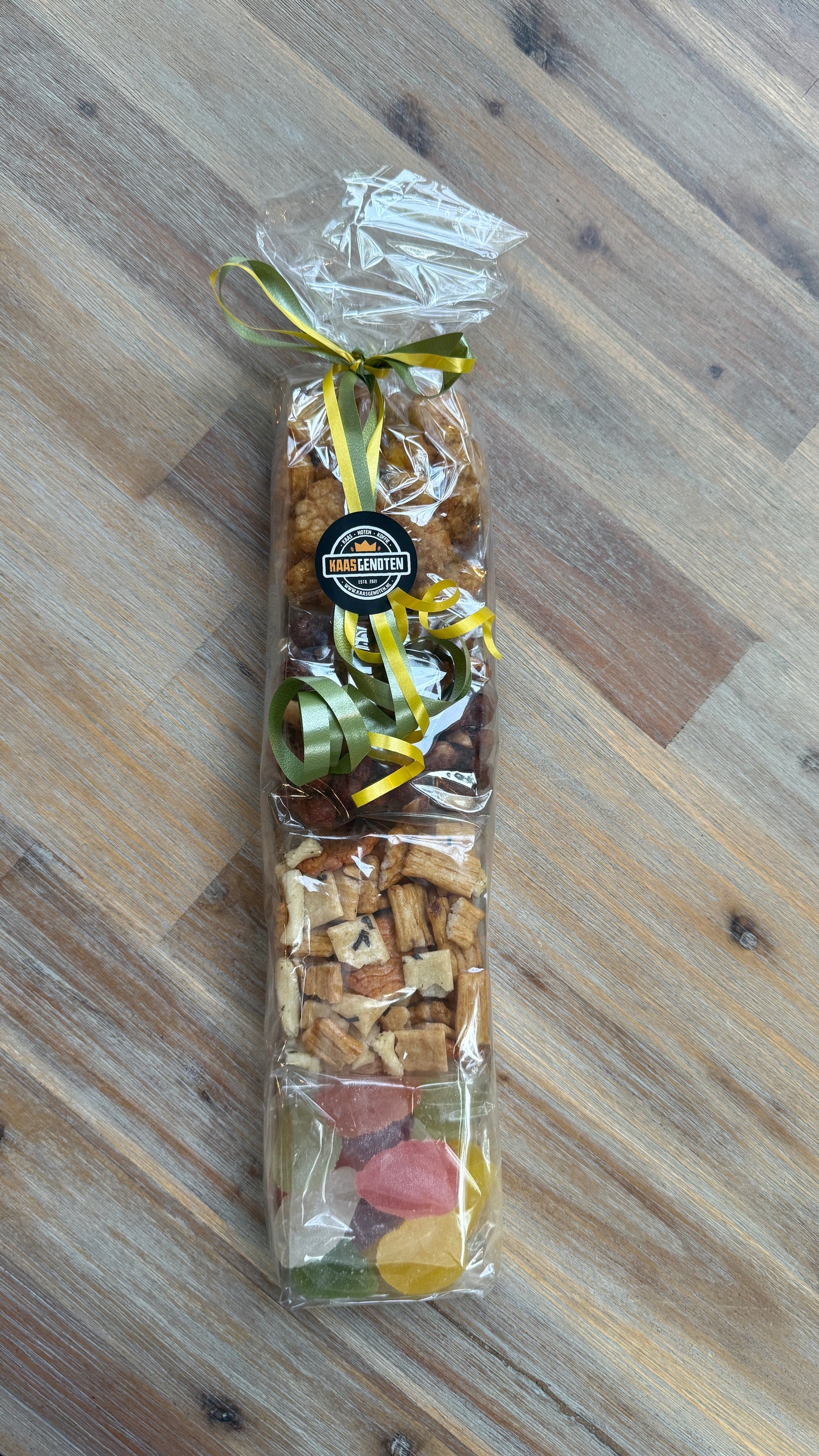 Voordeelzak met vier kleine zakjes nootjes