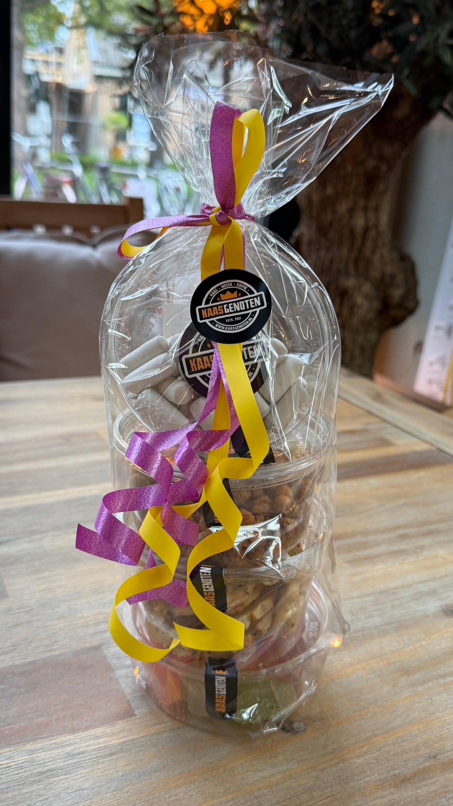 Cadeauverpakking zoutjes/noten 4 bakjes