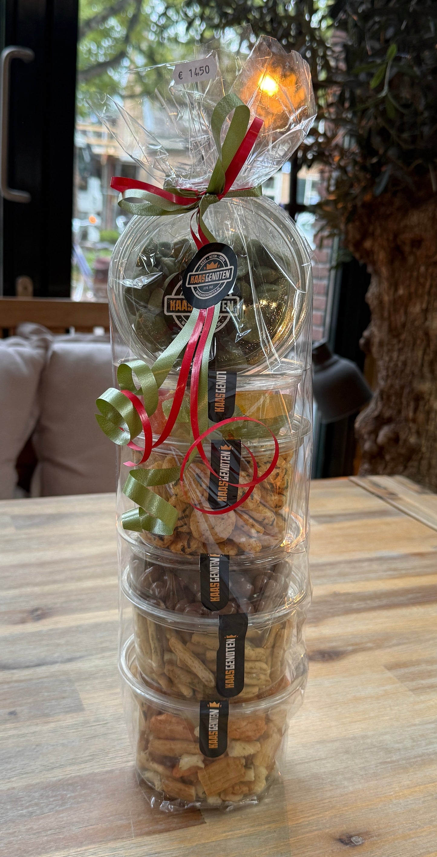 Cadeauverpakking zoutjes/noten 6 bakjes