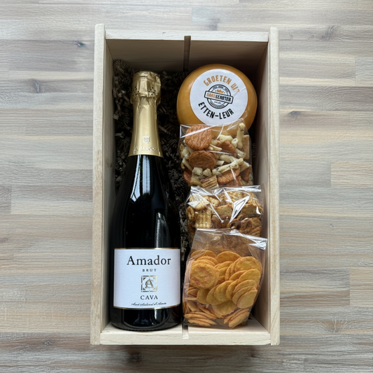 Houten Wijnkist met Cava, Kaas & Nootjes