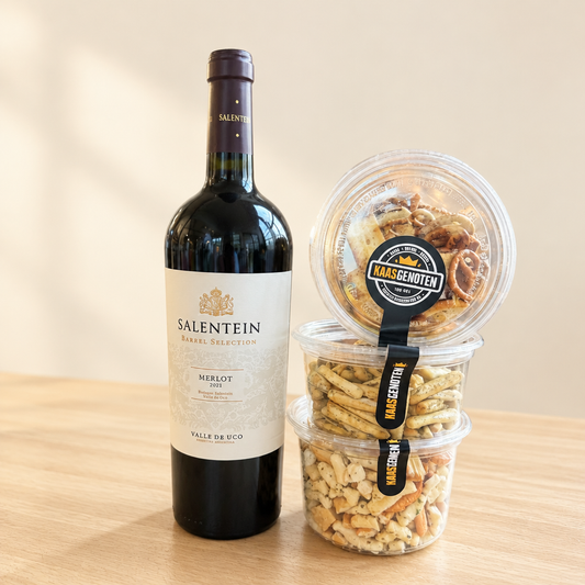 Cadeauverpakking Salentein Malbec met Nootjes op een lichte, rustige achtergrond