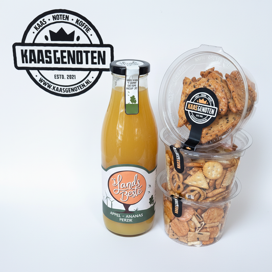 Cadeaupakket appel-ananas-perzik sap met zoutjes en nootjes
